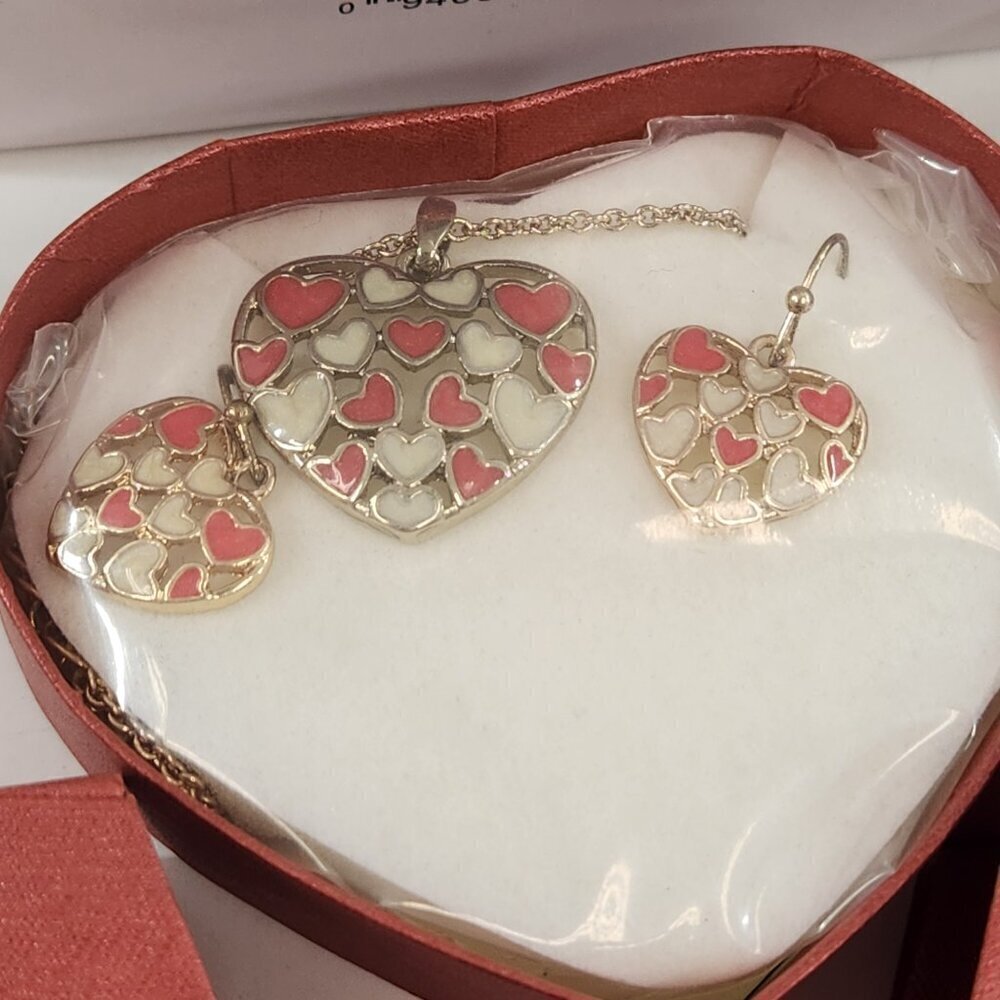 Avon Heart Jewelry Bundle Floating Hearts Arielle Double Sided Pendant NEW - Picture 2 of 7